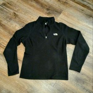 The North Face Women's Black fleece 1/2 Zip Pullover, Size Medium